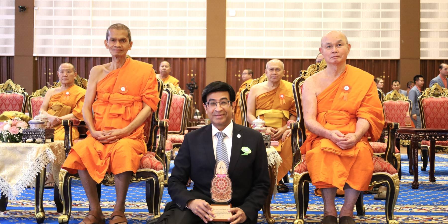 หมอเดว เข้ารับประทานรางวัล พระเกี้ยวธรรมจักร ประจำปี 2568